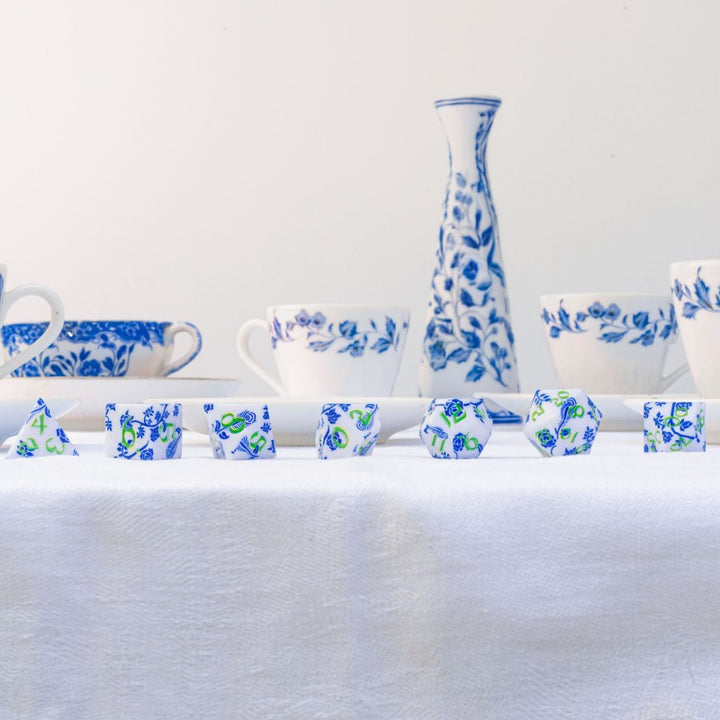 Full Art Dice Set: Porcelain (Q-Workshop) (SWSPPORC)
