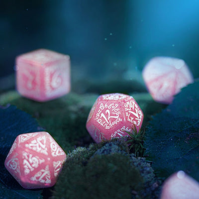 Elvish Shimmering pink & White Dice Set (Q-Workshop) (SELV11)