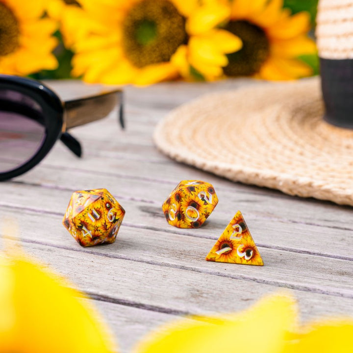 Full Art Dice Set: Sunflower (Q-Workshop) (SWSPSUNF)