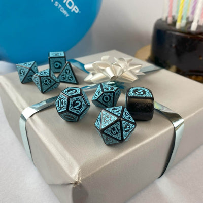 Q WORKSHOP 20 years: Viking Dice Set (Q-Workshop) (S20Y02)