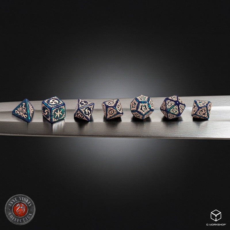 Tribal Dice Set: Blue-green & Beige (Q-Workshop) (STRB02)
