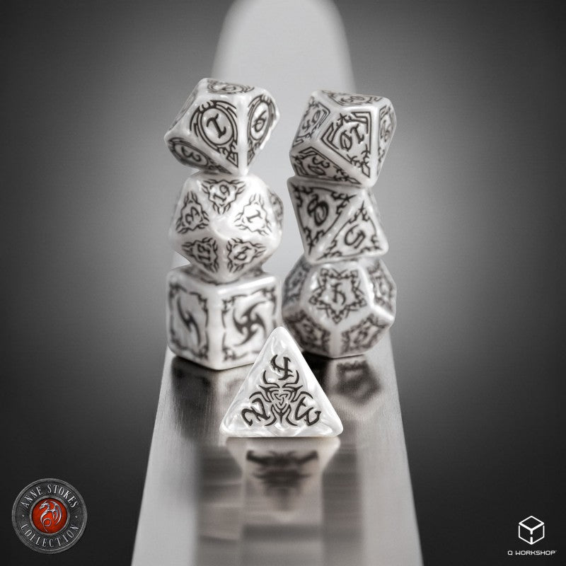 Tribal Dice Set: Pearl & Brown (Q-Workshop) (STRB01)